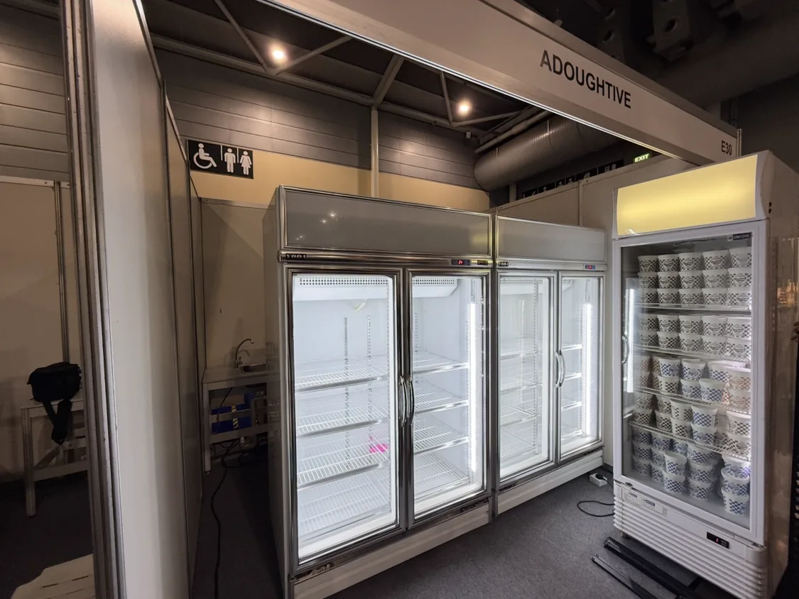 YUDA 970L Glass Display 2 Door Drink Chiller in use at a real event