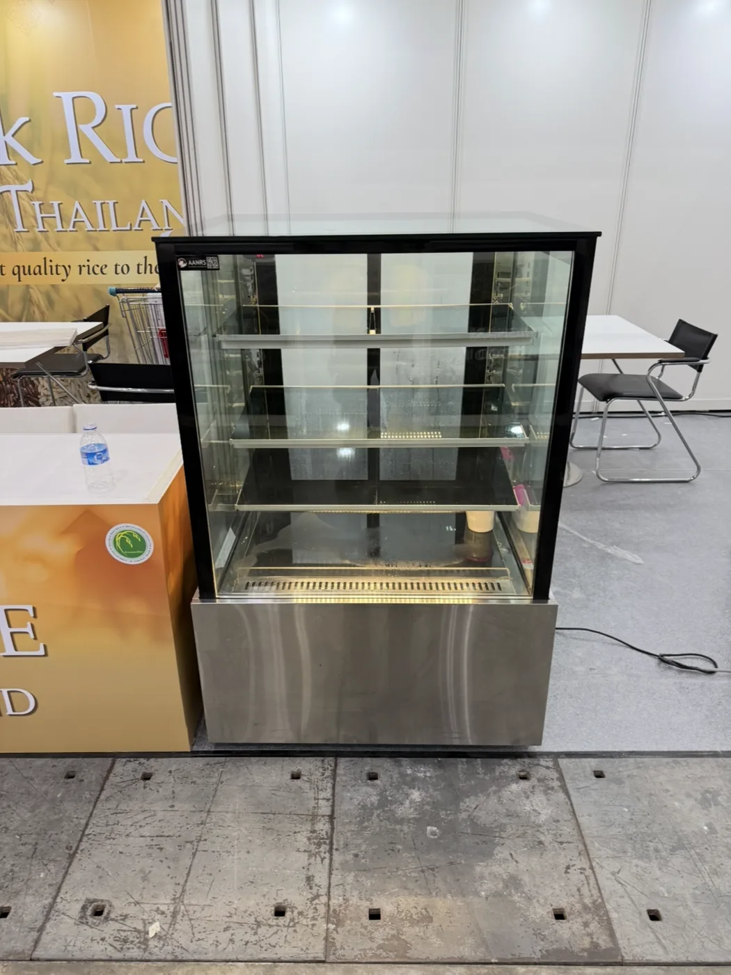 Kojima Four-Layer Cake Display Chiller B90L4F-S-W (Warm LED / 90cm / Steel Finishing) in use at a real event