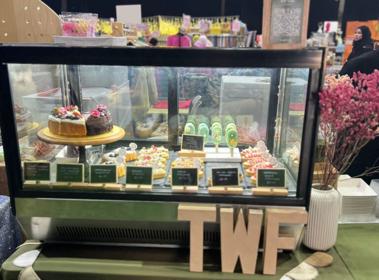 Tabletop Cake Chiller with Large Internal Space - AANRS Singapore